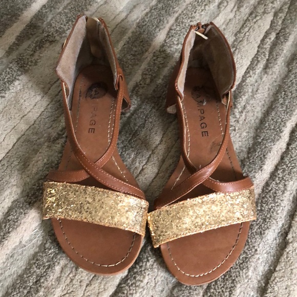 Sandals - Picture 1 of 2